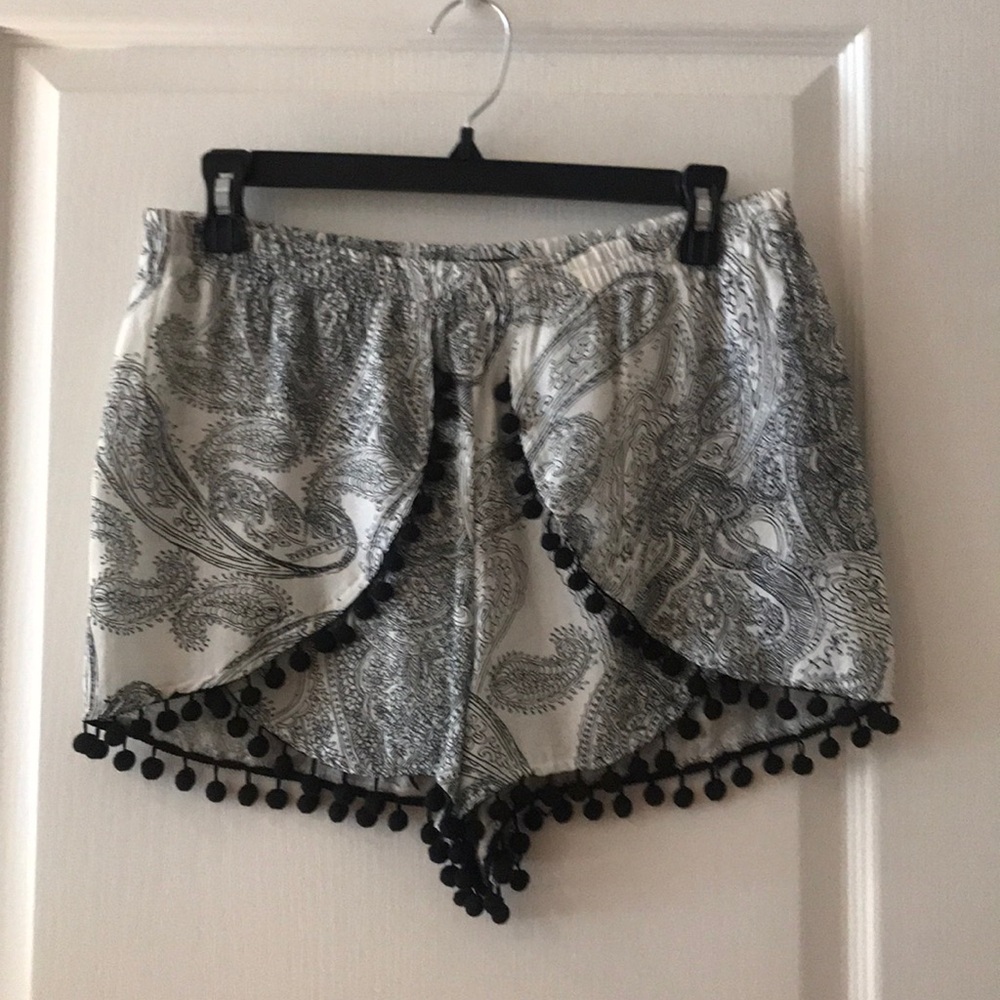 Zara pom pom shorts